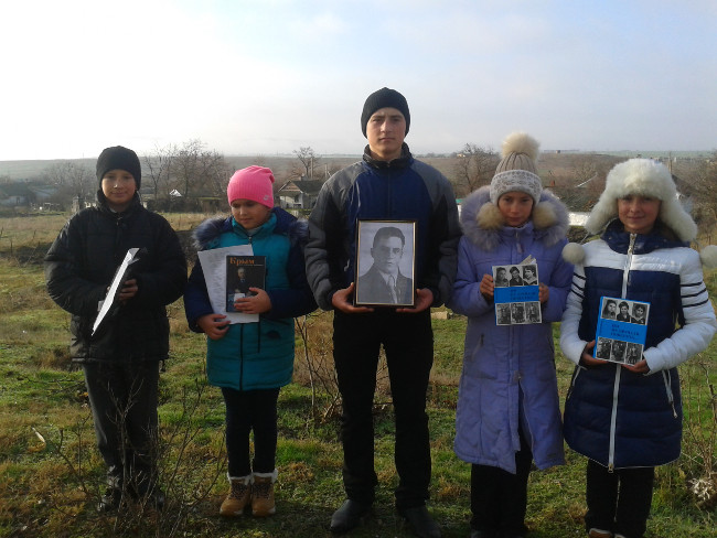 Волонтерами Ленинского района проведена Акция «День Героев Отечества»