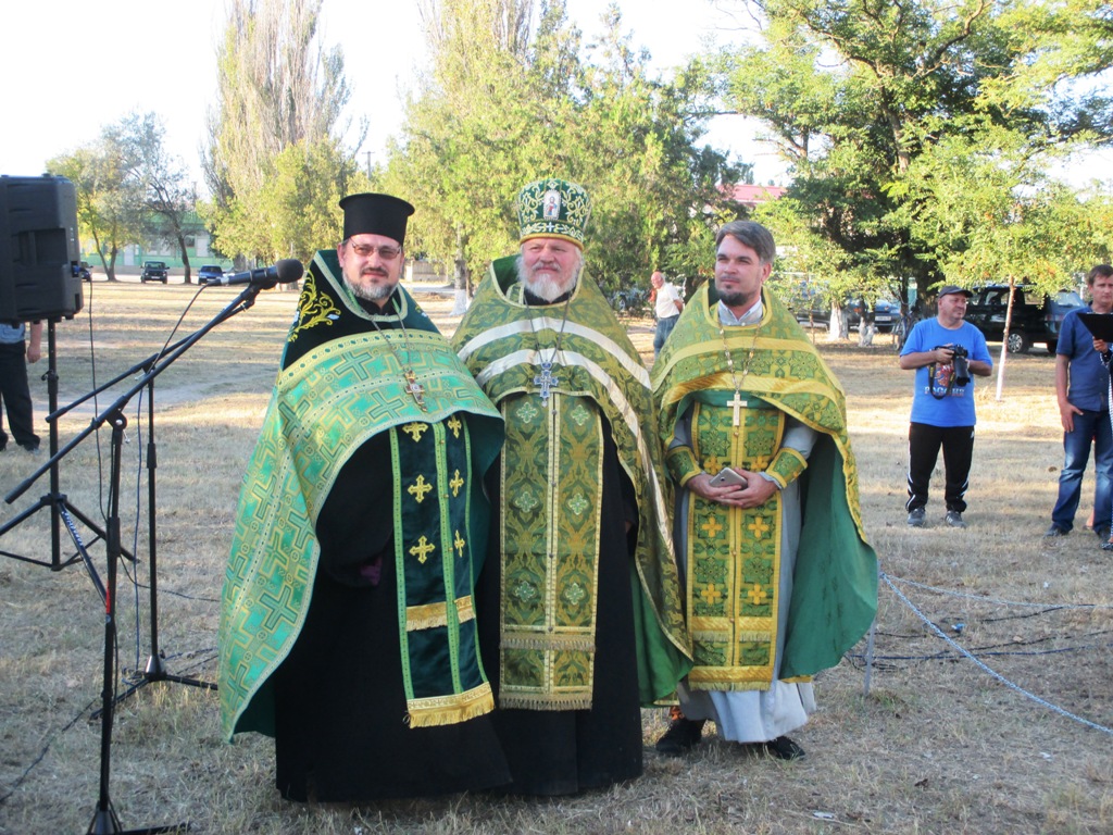 Александр Мачусский принял участие в церемонии закладки первого камня и освещения креста под строительство Храма Иоанна Кронштадского