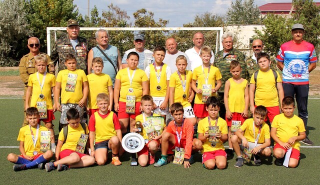 В Ленинском районе прошел турнир по мини-футболу, посвященный Памяти Гвардии подполковника Евтюхина М.Н.