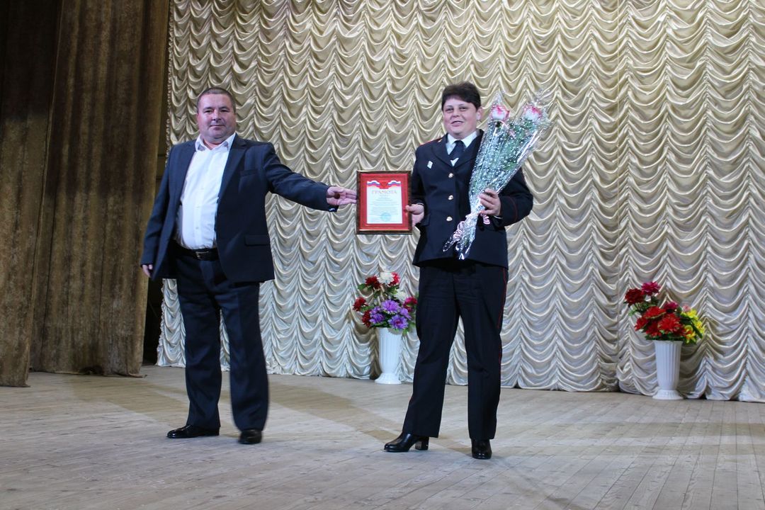 Олег Водопьянов и Светлана Иванова поздравили сотрудников полиции с профессиональным праздником