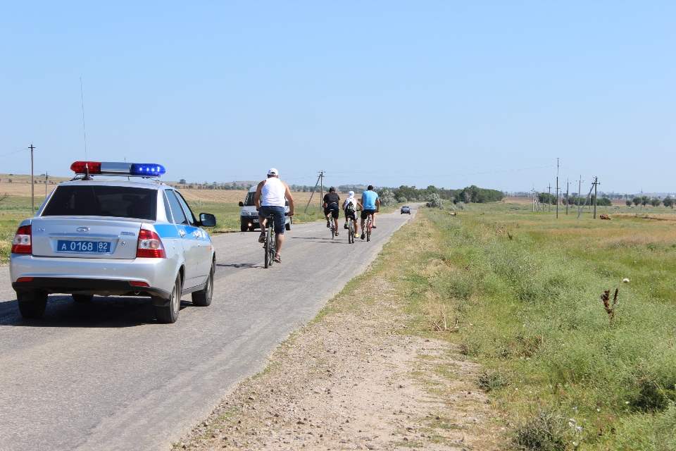 В честь приближающегося празднования 80-летия службы ГИБДД дорожные полицейские Ленинского района приняли участие в велопробеге