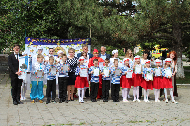 В пгт Ленино состоялась церемония награждения лауреатов, победителей, дипломантов и призеров республиканских конкурсов