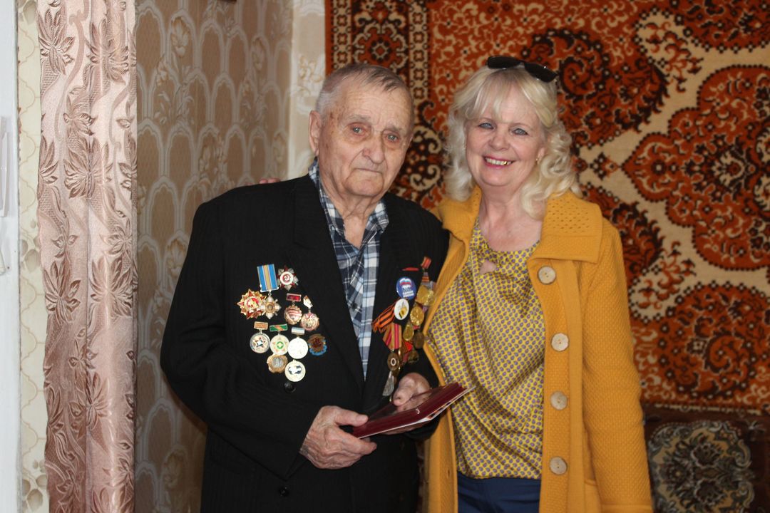 На привокзальной площади станции «Семь Колодезей» состоялись торжественные мероприятия, посвященные 75-й годовщине освобождения Крыма от фашистских захватчиков