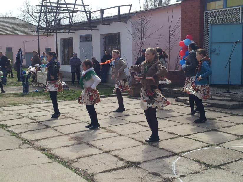 Танцевальный коллектив «Этюд» Танцевальный коллектив «Этюд»