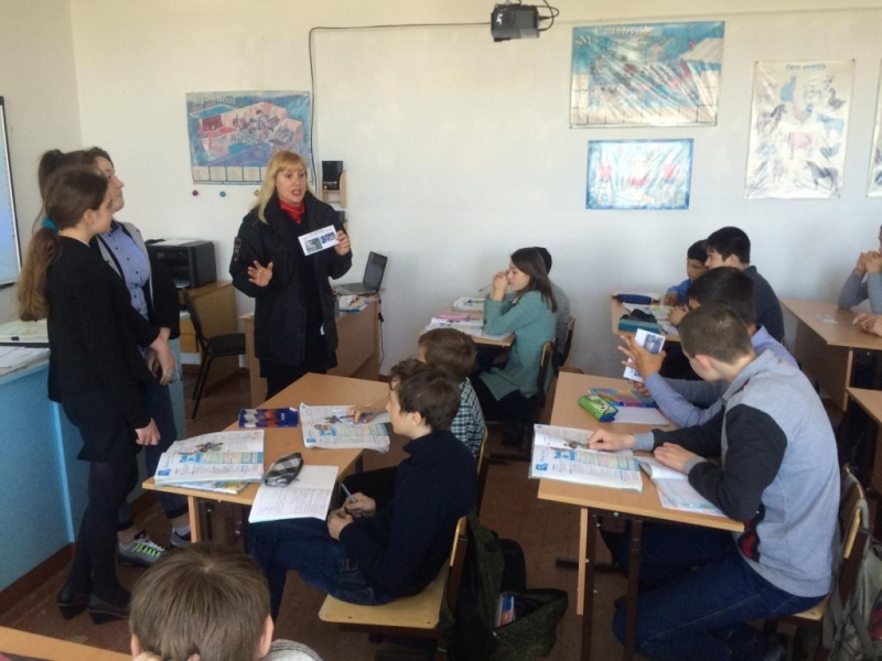 Сотрудники ГИБДД ОМВД России по Ленинскому району предупреждают о необходимости соблюдения Правил дорожного движения в начале мотосезона