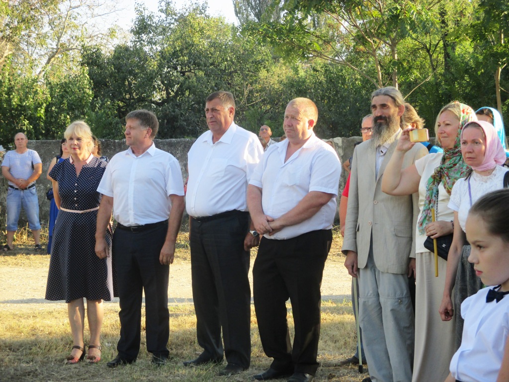 Александр Мачусский принял участие в церемонии закладки первого камня и освещения креста под строительство Храма Иоанна Кронштадского