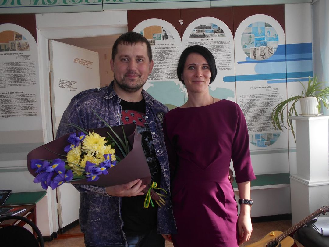 Работники Ленинской районной библиотеки провели творческий вечер «Серебряные струны»