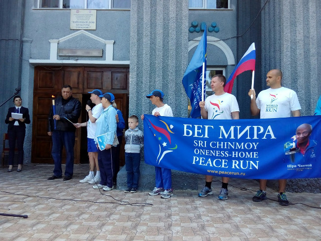 Ленинский район встретил бегунов всемирной эстафеты &amp;quot;Бег Мира&amp;quot;