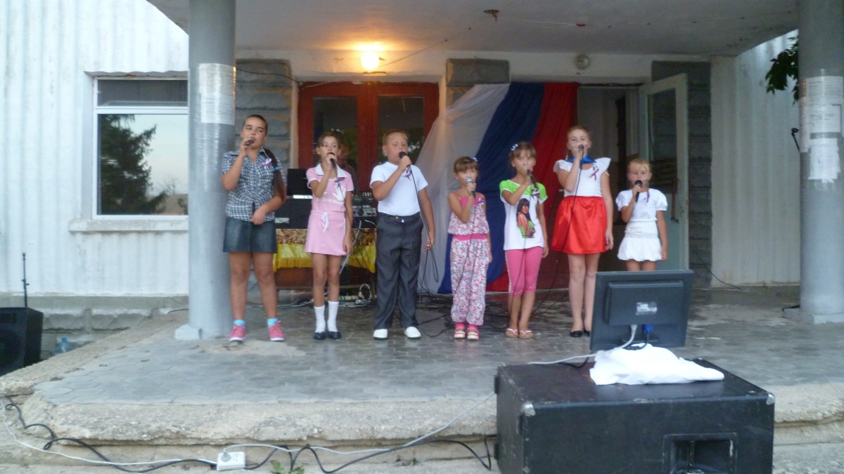 "Золотая моя Россия" и "Мы дети твои Россия".