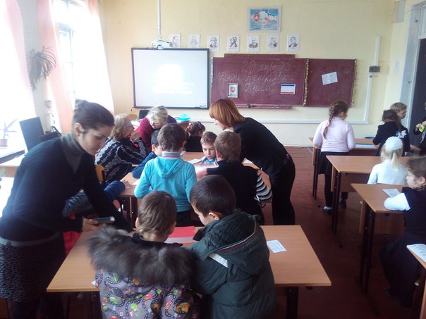 В Батальненской СОШ прошло мероприятие "Крым наш - капелька России"