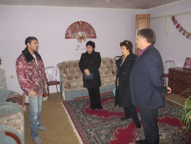 Были посещены семьи Натальи Косткиной, Елены Кикис, Гульсум Асановой.