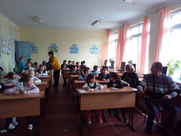 В Батальненской СОШ прошло мероприятие "Крым наш - капелька России"